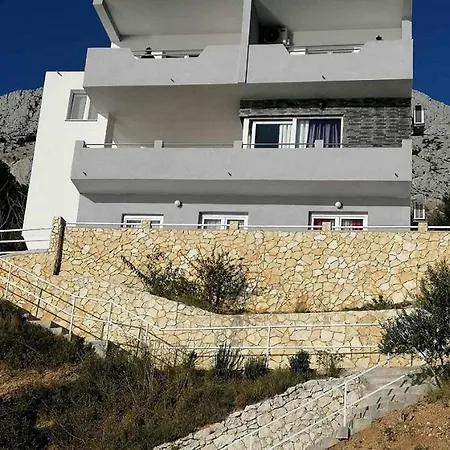 Alen Apartment *
